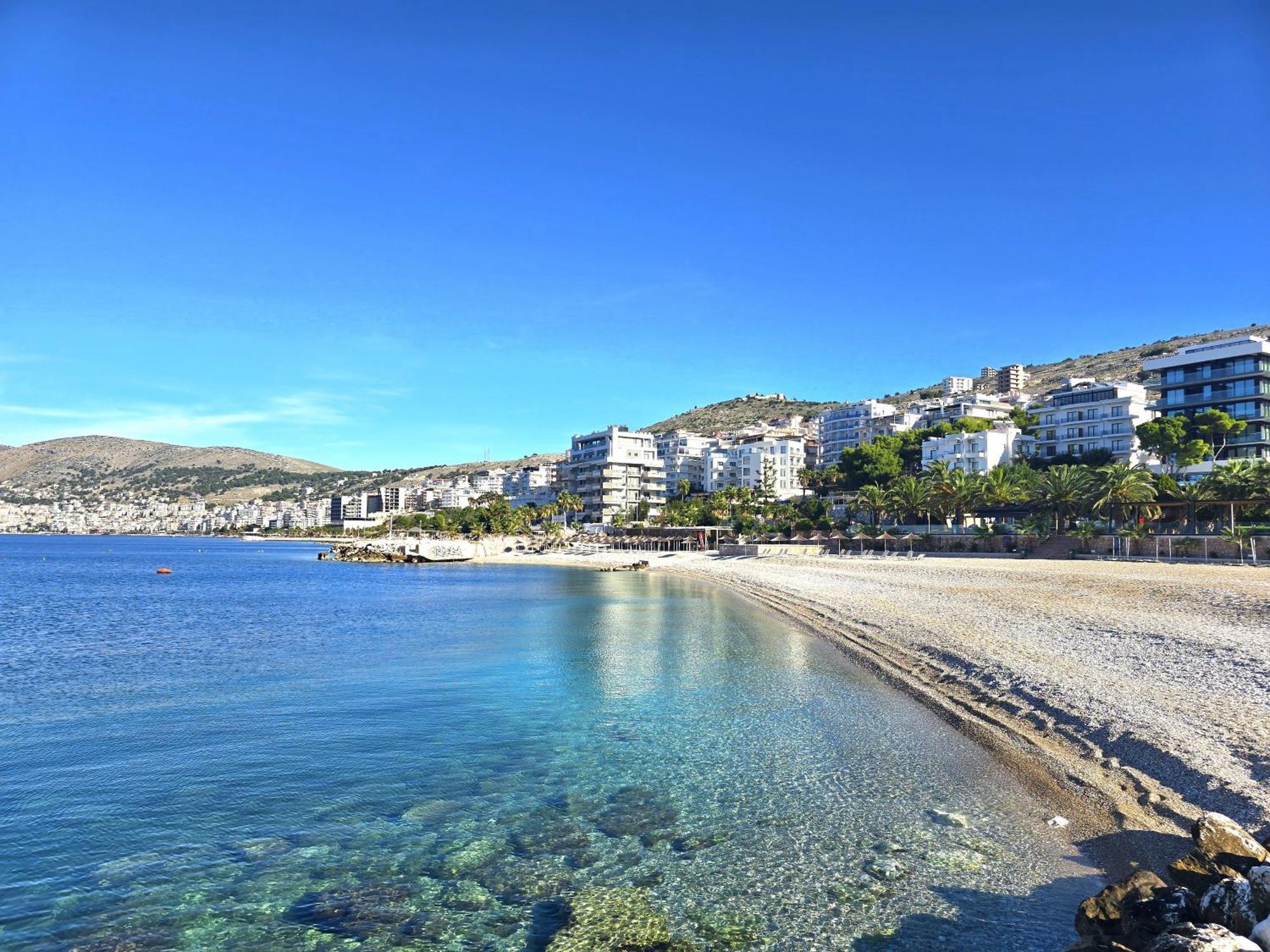 Eri Apartments Sarandë Buitenkant foto