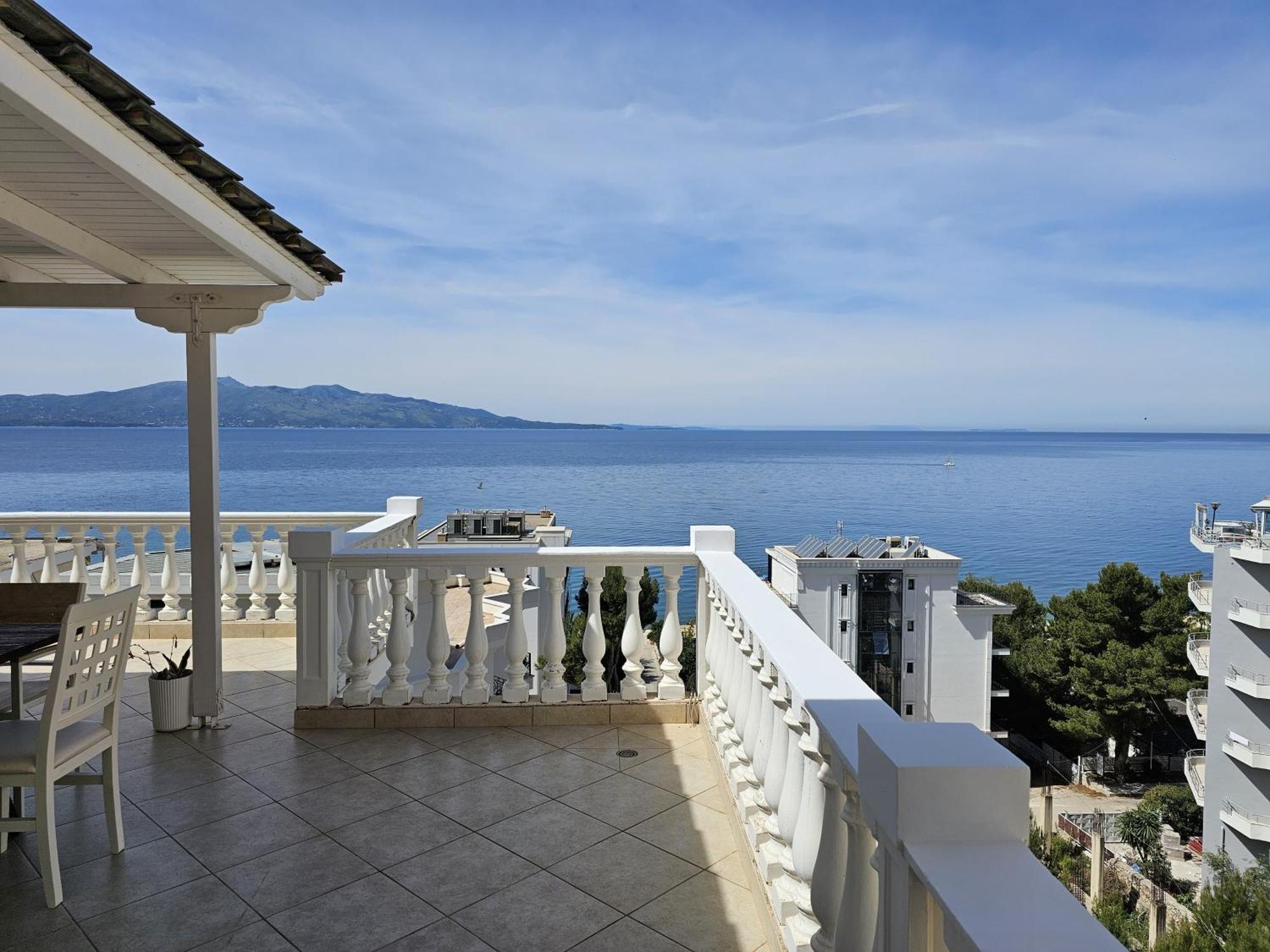 Eri Apartments Sarandë Buitenkant foto