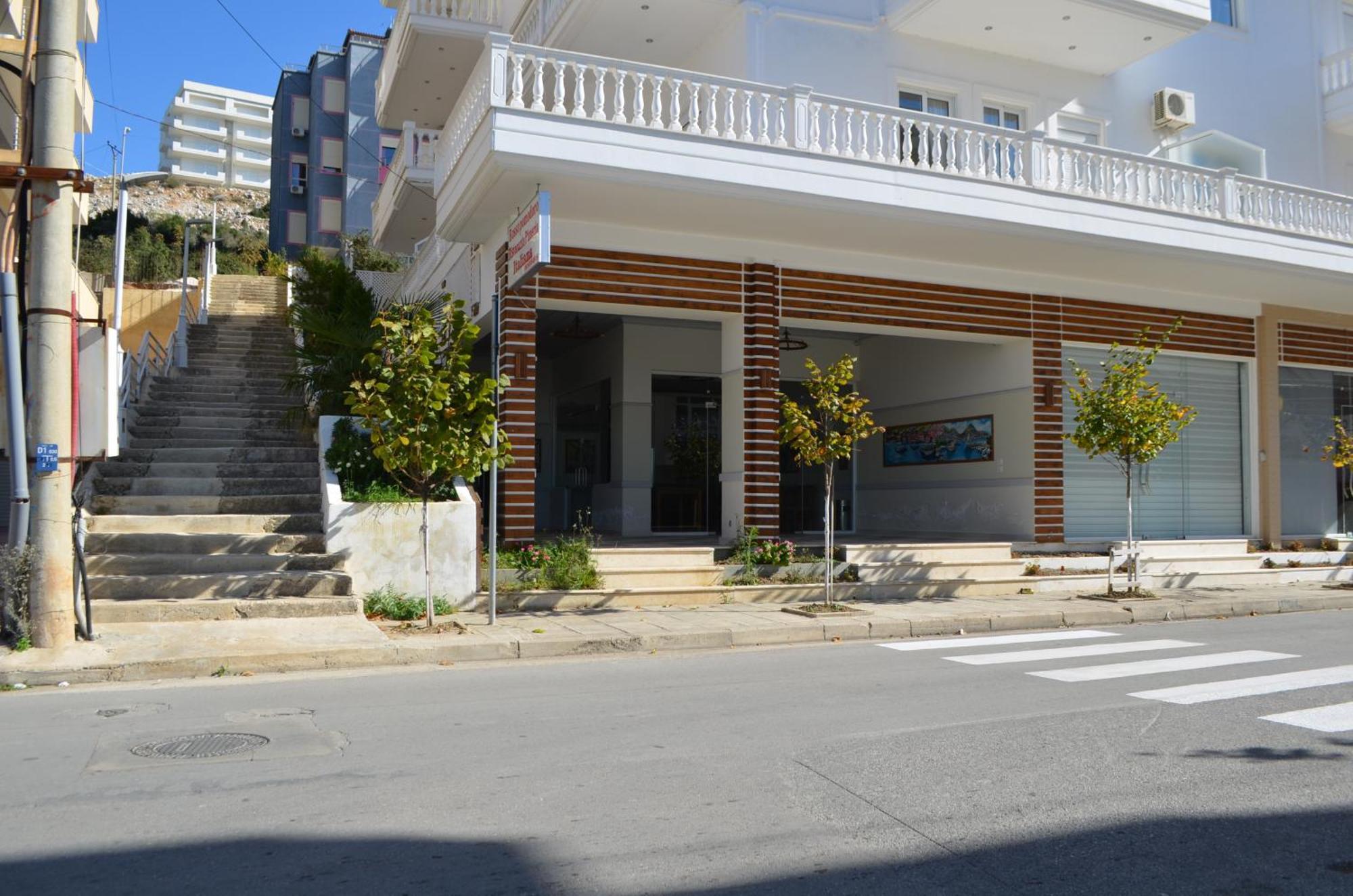 Eri Apartments Sarandë Buitenkant foto